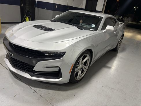 Used 2019 Chevrolet Camaro SS image 23