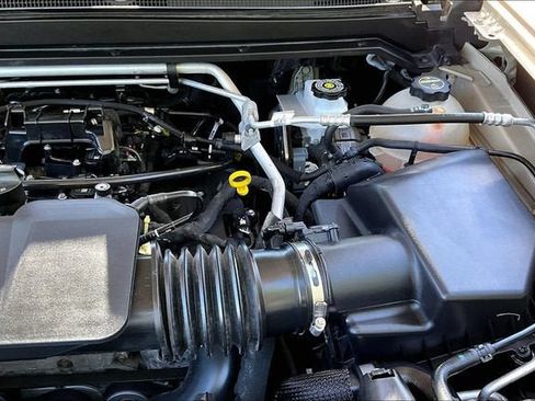 Used 2024 Chevrolet Colorado W/T RWD image 32