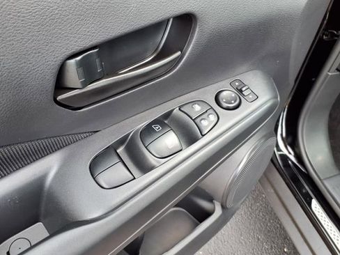 New 2025 Nissan Kicks Play S image 21