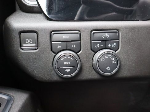 Used 2024 Chevrolet Silverado 1500 LT image 12