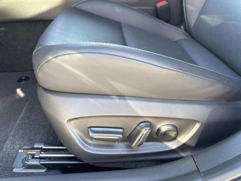 Used 2023 Toyota Prius XLE image 10