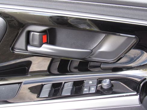 Used 2024 Toyota bZ4X XLE w/ Weather Package image 33