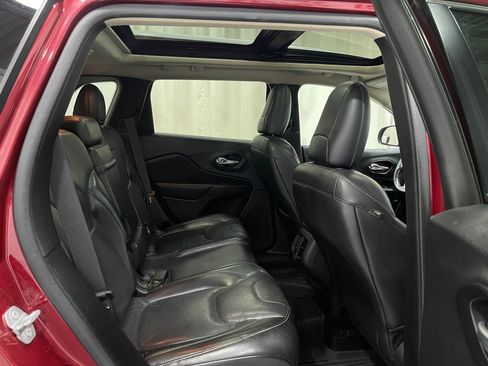 Used 2015 Jeep Cherokee Limited w/ Luxury Group AWD/4WD image 31