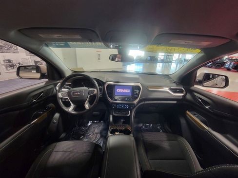 Certified 2023 GMC Acadia SLE w/ Driver Convenience Package image 15