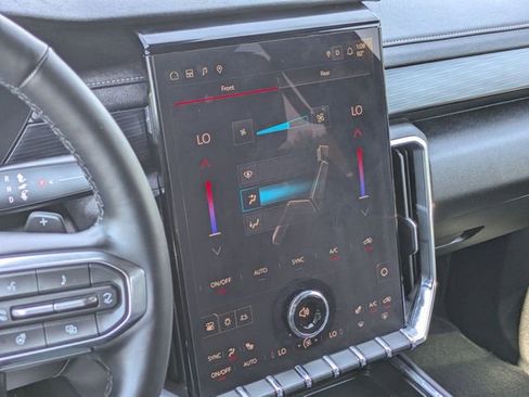 Certified 2025 GMC Acadia Elevation AWD/4WD image 20