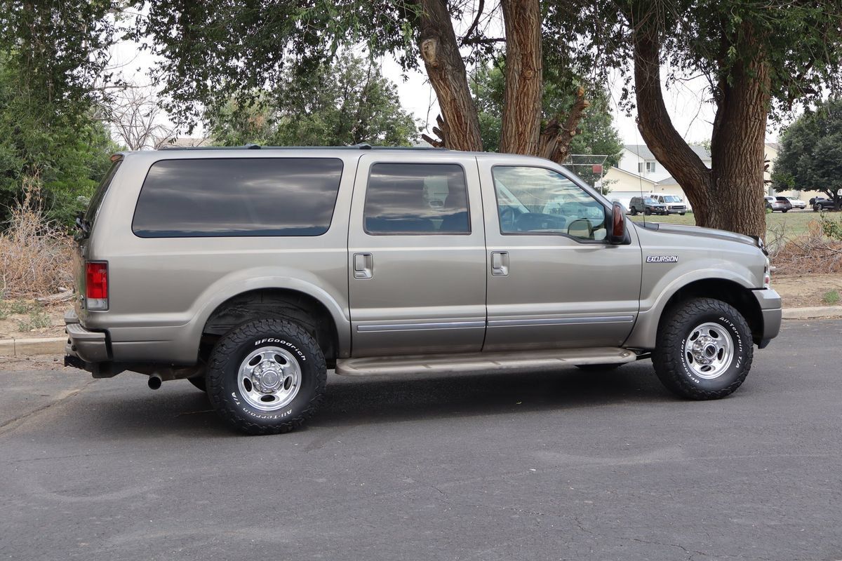 Used 2005 Ford Excursion Limited AWD/4WD image 4