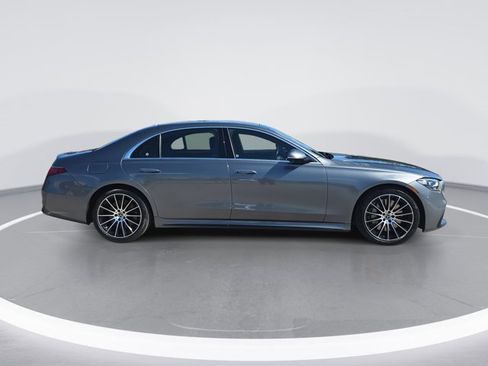 Used 2021 Mercedes-Benz S 580 4MATIC Sedan image 2