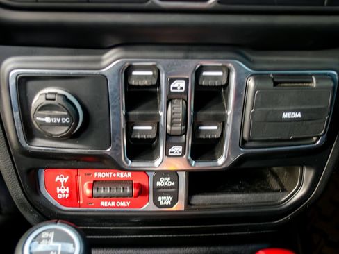 Used 2021 Jeep Wrangler Unlimited Rubicon AWD/4WD image 21