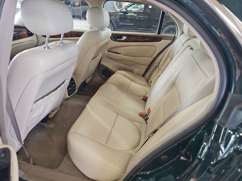 Used 2004 Jaguar XJ8 RWD image 4