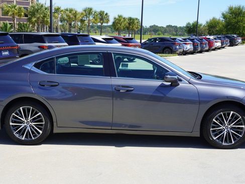 Certified 2023 Lexus ES 350 w/ Premium Package image 4