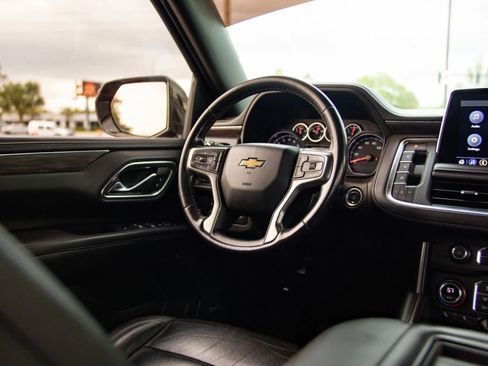 Used 2021 Chevrolet Suburban LT RWD image 37