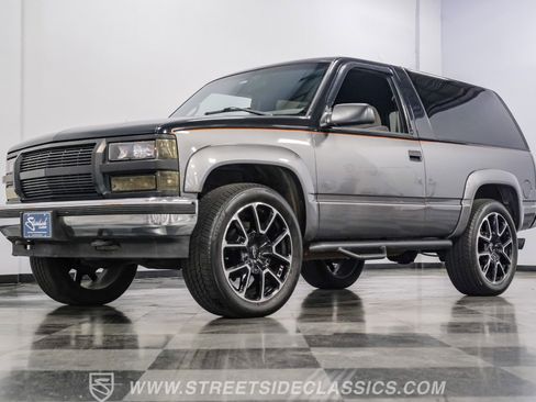 Used 1995 Chevrolet Tahoe 4WD 2-Door image 18