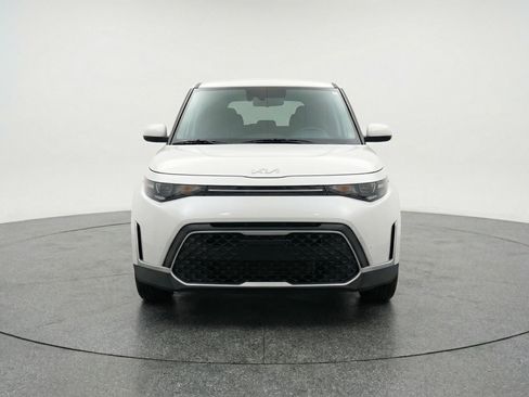 Used 2025 Kia Soul LX w/ LX Technology Package image 2