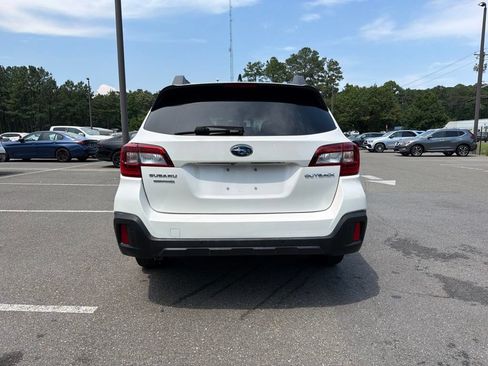 Used 2018 Subaru Outback 2.5i Limited AWD/4WD image 6