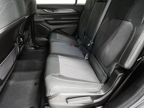 Used 2025 Jeep Grand Cherokee L Laredo image 15