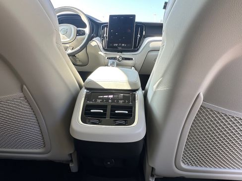 New 2026 Volvo XC60 B5 Ultra image 11
