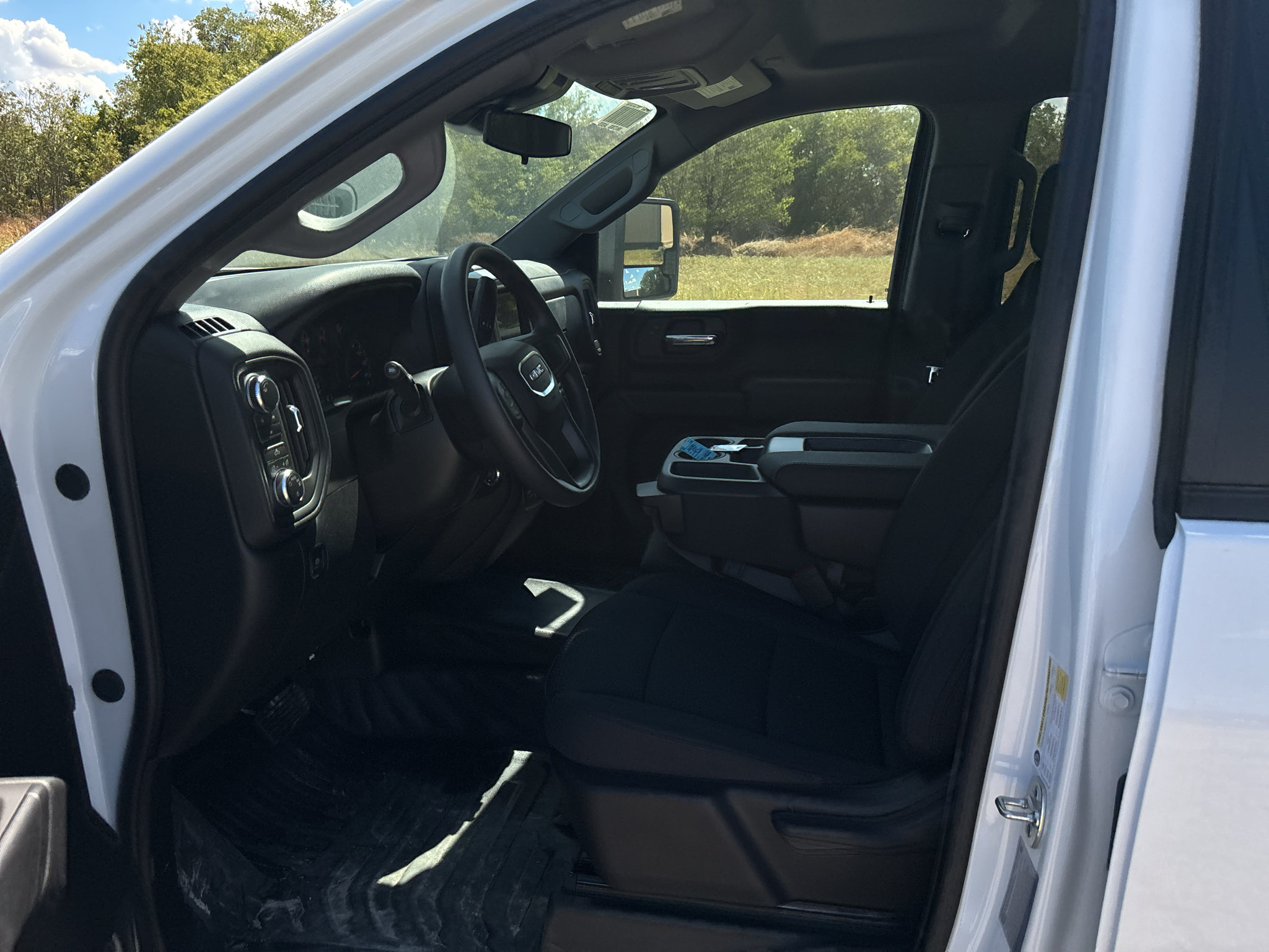 Used 2026 GMC Sierra 2500 Pro w/ Convenience Package AWD/4WD image 16