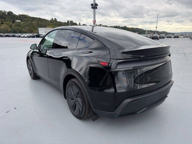 Used 2026 Tesla Model Y AWD image 5