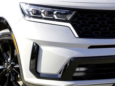 Used 2022 Kia Sorento SX image 3