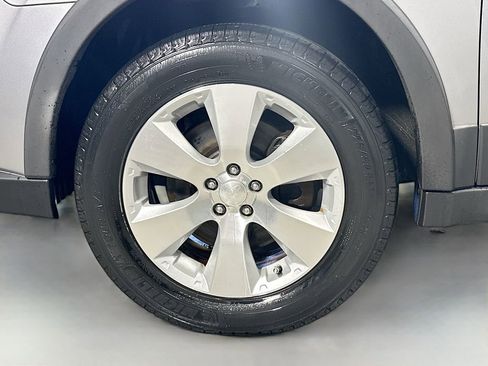 Used 2011 Subaru Outback 3.6R Limited image 31