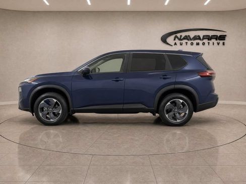 Used 2024 Nissan Rogue SV FWD image 4