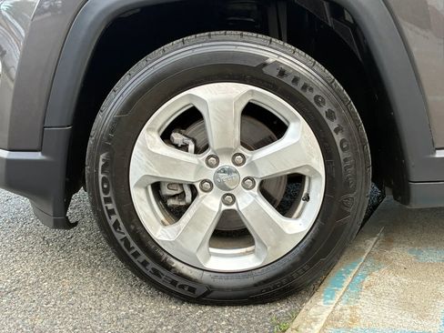 Used 2018 Jeep Compass Latitude w/ Popular Equipment Group FWD image 33
