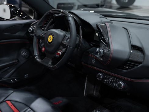 Used 2018 Ferrari 488 Spider image 58