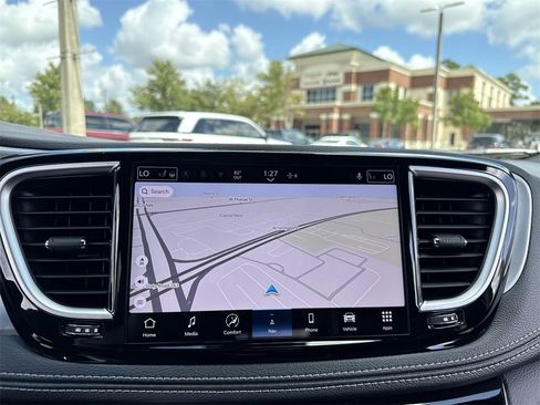 New 2026 Chrysler Pacifica Limited w/ S Appearance Package image 24