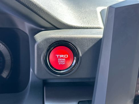 Used 2025 Toyota Tacoma TRD Off-Road image 40