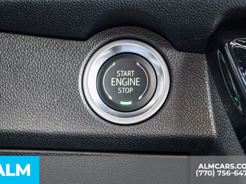 Used 2025 Chevrolet Traverse LT w/ Enhanced Driving Package image 33