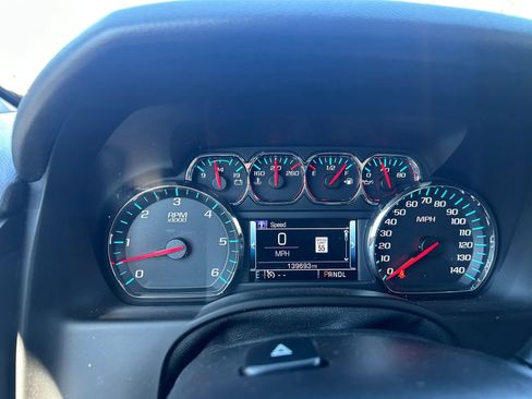Used 2017 Chevrolet Suburban LT RWD image 23