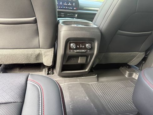 New 2026 Chevrolet Traverse RS w/ LPO, Floor Liner Package FWD image 24