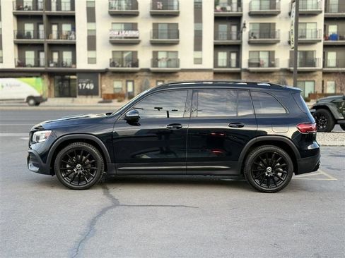 Used 2022 Mercedes-Benz GLB 250 4MATIC image 4