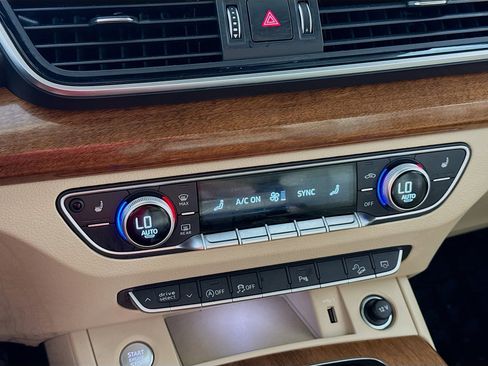 Used 2022 Audi Q5 2.0T Premium w/ Convenience Package image 18