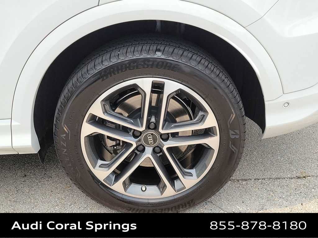 Certified 2025 Audi Q5 Premium w/ Premium Plus AWD/4WD image 16