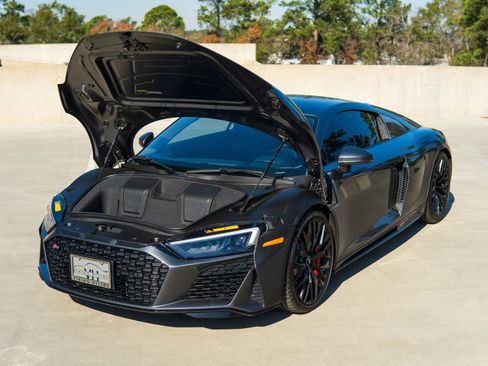 Used 2020 Audi R8 V10 w/ Carbon Exterior Package image 37