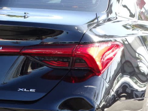 Certified 2019 Toyota Avalon XLE image 11