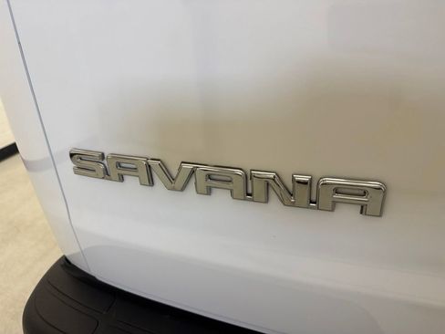 Used 2019 GMC Savana 2500 Extended RWD image 8