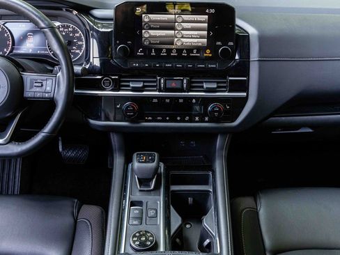 Certified 2024 Nissan Pathfinder SL image 11