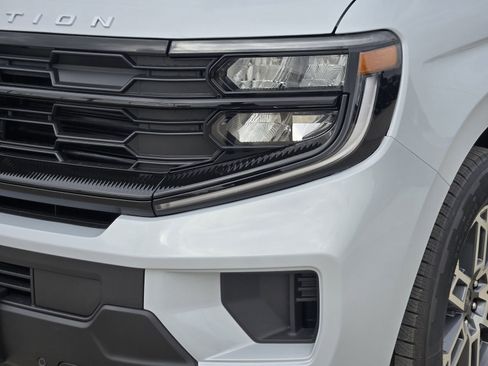 New 2026 Ford Expedition Active image 10
