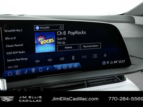 Certified 2025 Cadillac Optiq Luxury 2 w/ LPO, Floor Liner Package AWD/4WD image 15