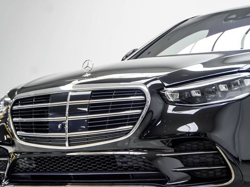 Used 2023 Mercedes-Benz S 500 4MATIC w/ AMG Line image 2