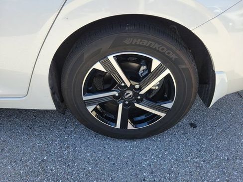 Used 2025 Nissan Sentra SV FWD image 12