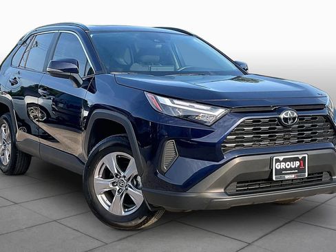 Used 2025 Toyota RAV4 XLE w/ Convenience Package FWD image 3