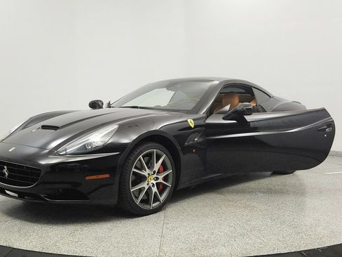 Used 2012 Ferrari California RWD image 9