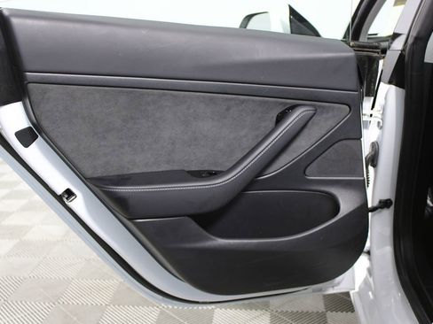 Used 2020 Tesla Model 3 Standard Range Plus image 19