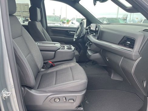 New 2026 Chevrolet Suburban LS image 21