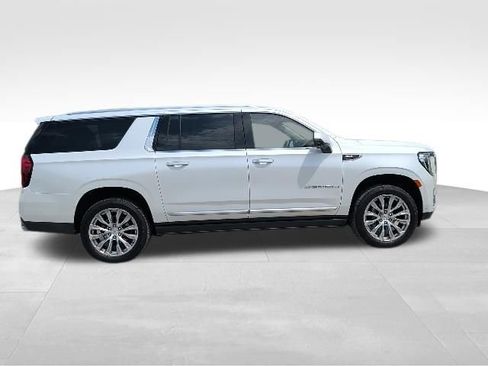 Used 2023 GMC Yukon XL Denali w/ Denali Reserve Package AWD/4WD image 2
