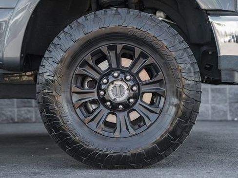 Used 2021 Ford F250 Lariat w/ Tremor Off-Road Package AWD/4WD image 27