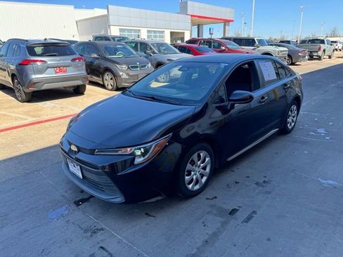 Used 2024 Toyota Corolla LE image 4
